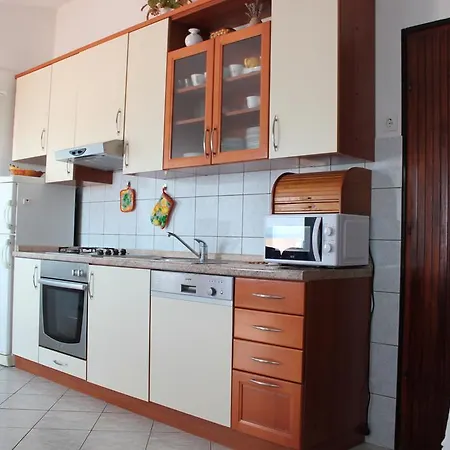 Joe Apartment Necujam